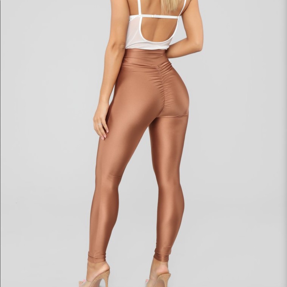 Fashion Nova Focus On Me Ruched Leggings: Marsala